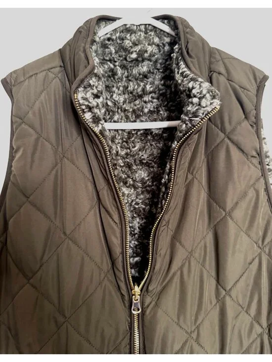 Maurices Reversible Vest Full Zip Size 0 Hunter Green Fleece Quilted Pockets EUC - Picture 4 of 11